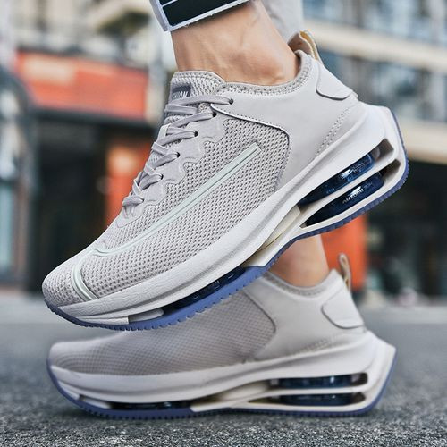 zoom sports shoes