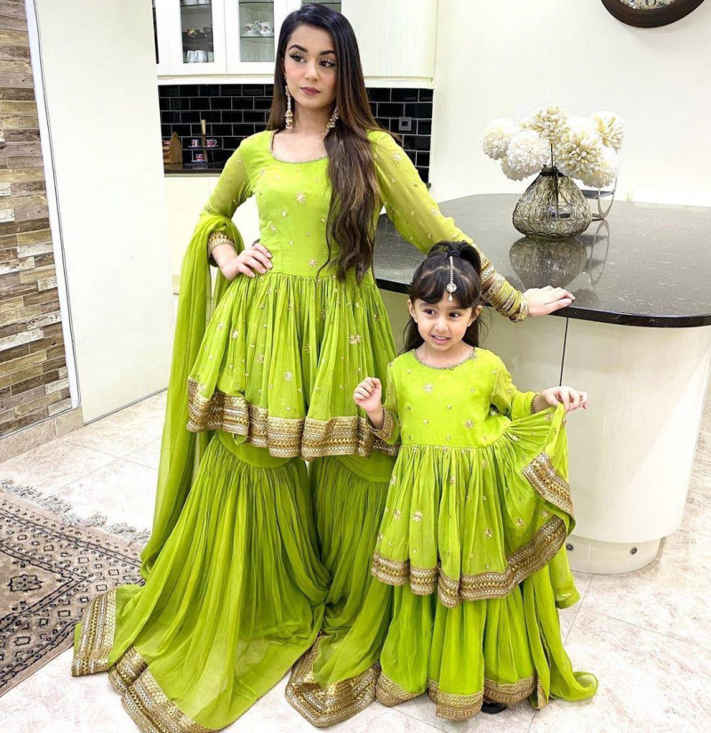 Daughter Light Green Matching Outfits