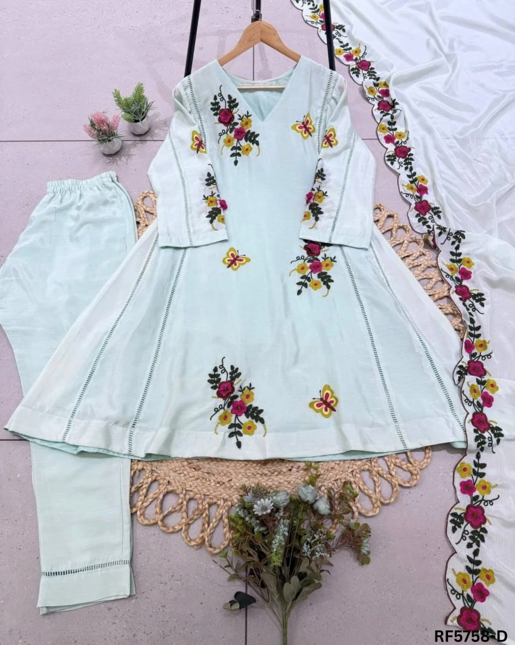 {"id":61540,"products_id":10893,"image":"4XQ4Xh1VZY-1791115591-1.webp","color_attribute_id":0,"color_option_id":null,"htmlcontent":null,"alt":null,"sort_order":3,"created_at":"2026-10-04T12:26:09.000000Z","updated_at":"2026-10-04T12:26:09.000000Z","image_full_url":"https:\/\/webmerx.sgp1.cdn.digitaloceanspaces.com\/reetafashion\/product_images\/4XQ4Xh1VZY-1791115591-1.webp"}