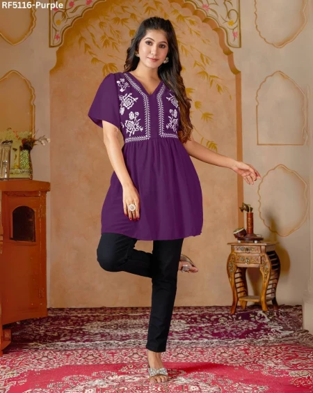 Trendy Women’s Georgette Top – Festive & Casual Ready!