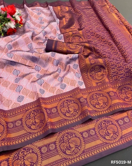 Golden Hour Glam: Rich Kanjivaram Silk Magic!