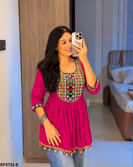 Heavy Rayon Short Kurti with Gamthi Lace, Kodi Lace & Real Mirror Work!