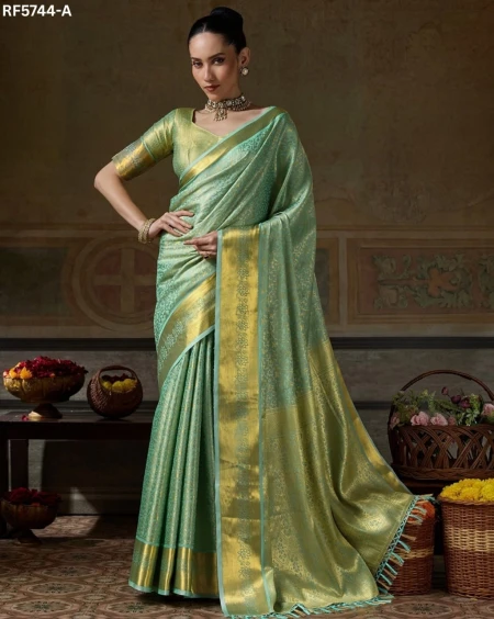 Elegant Kanchivaram Silk Saree with Unstitched Blouse – Classic Traditional Wear!