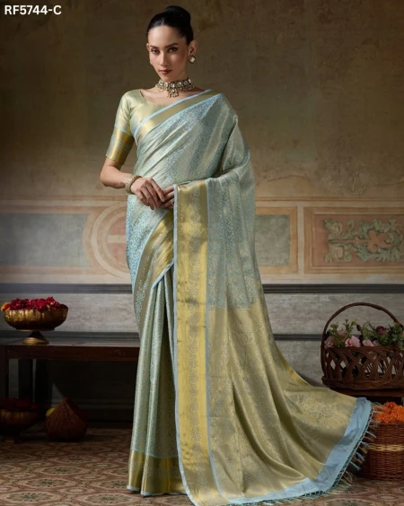 Elegant Kanchivaram Silk Saree with Unstitched Blouse – Classic Traditional Wear!