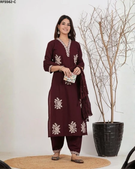 Roman Embroidered Kurti Set with Chanderi Silk Dupatta!