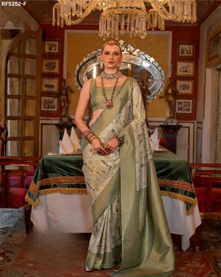 Drape the Joy of Festivals 💖 PV Silk Woven Saree!