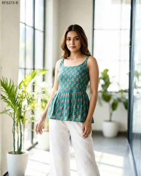 Stylish Cotton Short Kurti Top with Elegant Printed!