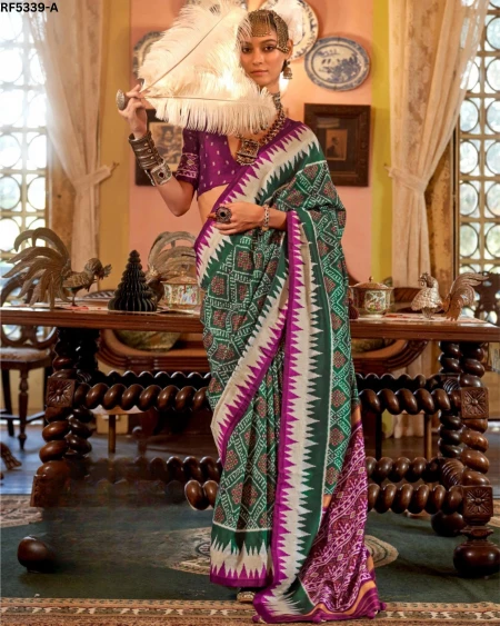 Elegant PV Silk Saree with Rich Weaving Design!