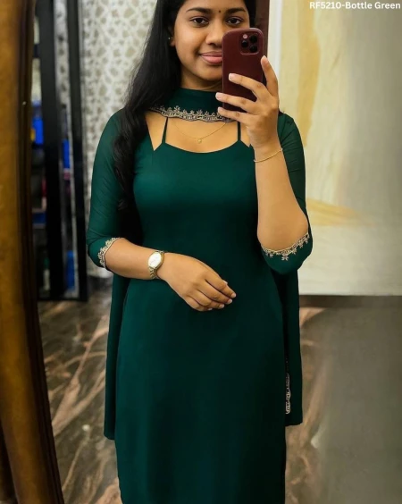 Elegant Georgette Kurti with Embroidered Dupatta!