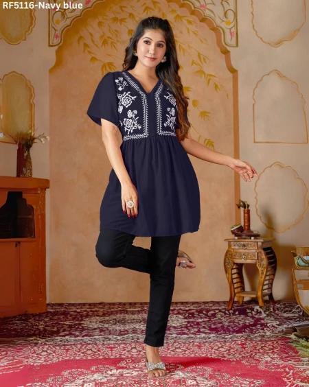 Trendy Women’s Georgette Top – Festive & Casual Ready!