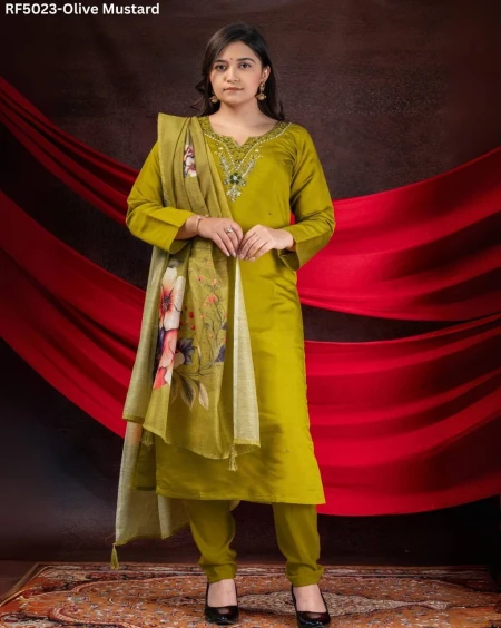 Elegant Simplicity – Designed in Premium Viscose Roman