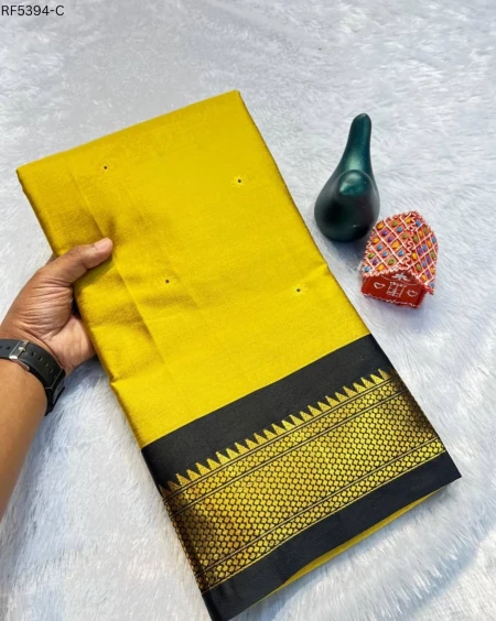 Elegant Aura Silk Saree with Rich Zari Weaving & Matching Blouse!