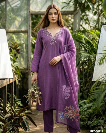 Elegant Viscose Roman Kurti Set with Hand Work & Chanderi Dupatta!
