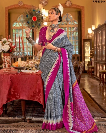 Elegant PV Silk Saree with Rich Weaving Design!