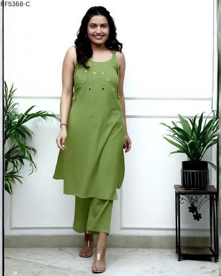 Stylish Slub Cotton Sleeveless Kurti Pant Set with Mirror Work!