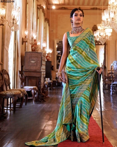 Effortless Elegance – Georgette Saree with Rich Jacquard Weaving!