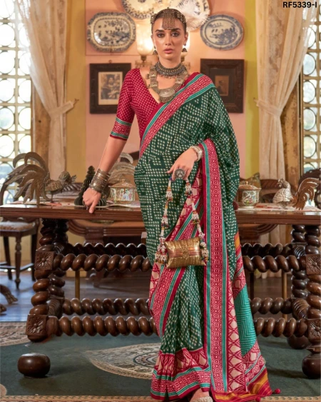 Elegant PV Silk Saree with Rich Weaving Design!