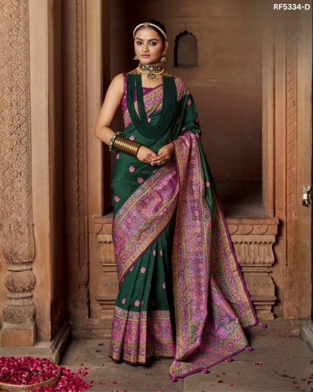 Elegant PV Silk Saree with Floral Border & Pallu Weaving!