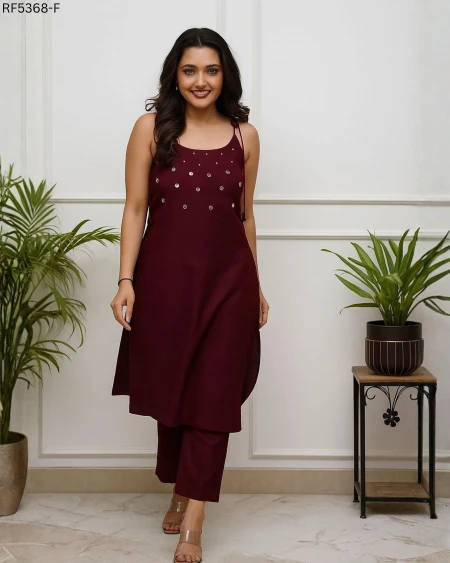 Stylish Slub Cotton Sleeveless Kurti Pant Set with Mirror Work!