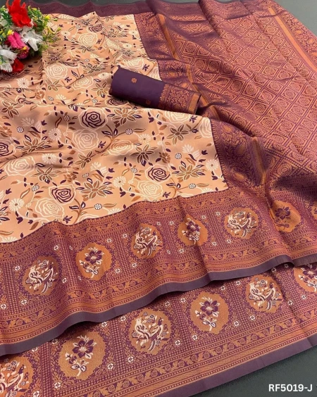 Golden Hour Glam: Rich Kanjivaram Silk Magic!