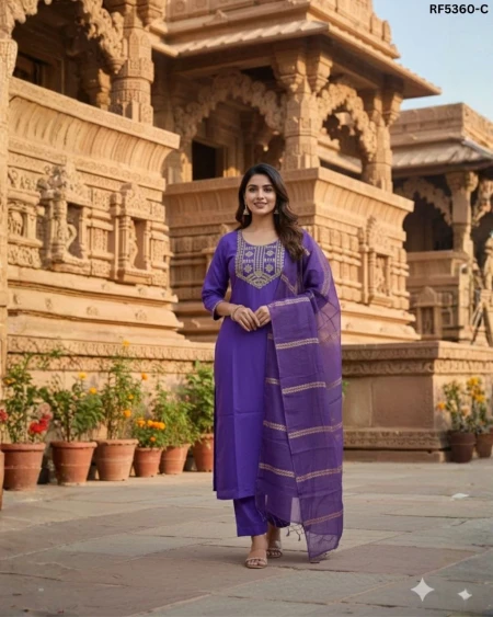 Elegant Slub Cotton Kurti Set with Embroidery & Jacquard Dupatta!