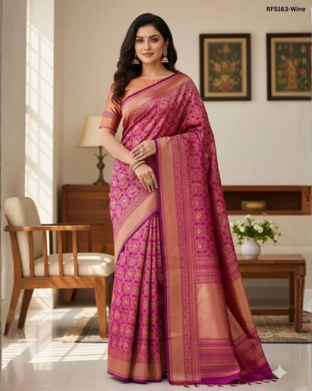 Elegant Soft Lichi Silk Saree with Jacquard Weave!