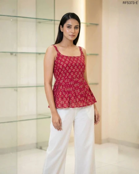 Stylish Cotton Short Kurti Top with Elegant Printed!