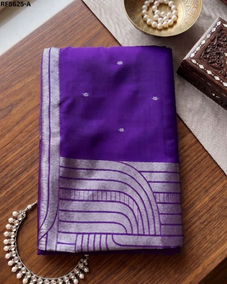 Cotton Blend Saree with Unstitched Blouse!