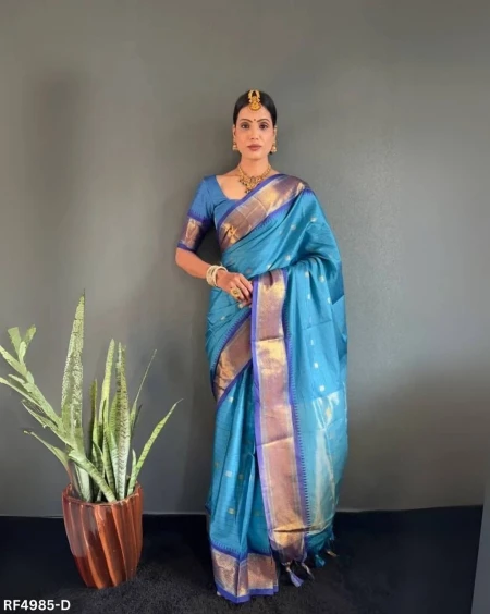 Beautiful Zari Weaves for That Touch of Festive Glamour!