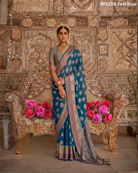 Effortless Elegance – Georgette Saree with Rich Jacquard Weaving!