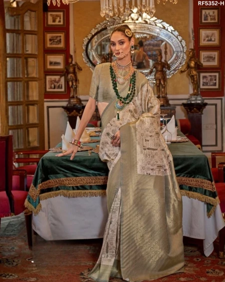 Drape the Joy of Festivals 💖 PV Silk Woven Saree!
