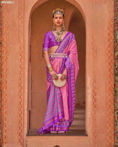 Drape the Joy of Festivals 💖 PV Silk Woven Saree!