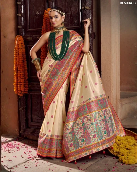 Elegant PV Silk Saree with Floral Border & Pallu Weaving!