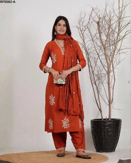 Roman Embroidered Kurti Set with Chanderi Silk Dupatta!