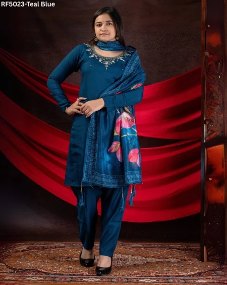 Elegant Simplicity – Designed in Premium Viscose Roman