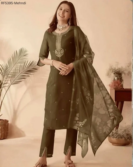 Elegant Slub Cotton Kurti Set with Embroidery & Floral Chanderi Dupatta!