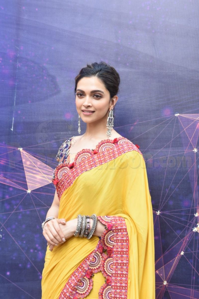 Deepika Padukone Wear Yellow Color Saree In Chhapak Promotion Online Vastraqueen This is the filmography of one of the fine actress of this generation who started her career from kannada movie and now she has grown up as an actress and won various awards. deepika padukone wear yellow color