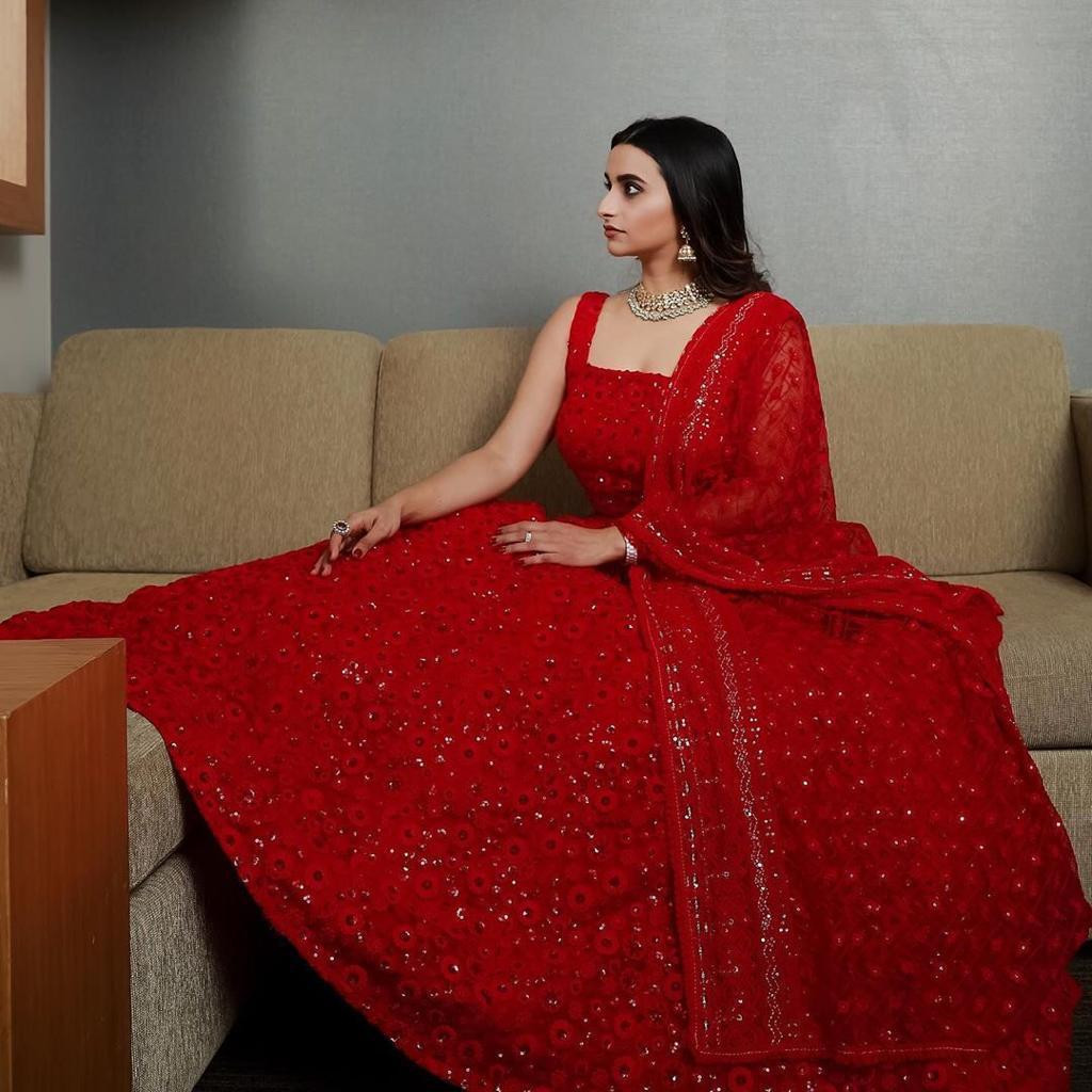 Embroidery Work Red Color Lehenga Choli For Girls Vastraqueen Shop for lehenga for girls online at best prices in india. embroidery work red color lehenga choli