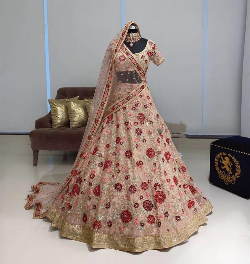 Flattering Peach Wedding Wear Designer Lehenga Choli Vastraqueen Buy bridal, party wear lehenga, designer chaniya choli in awesome design at rajwadi.com! vastraqueen