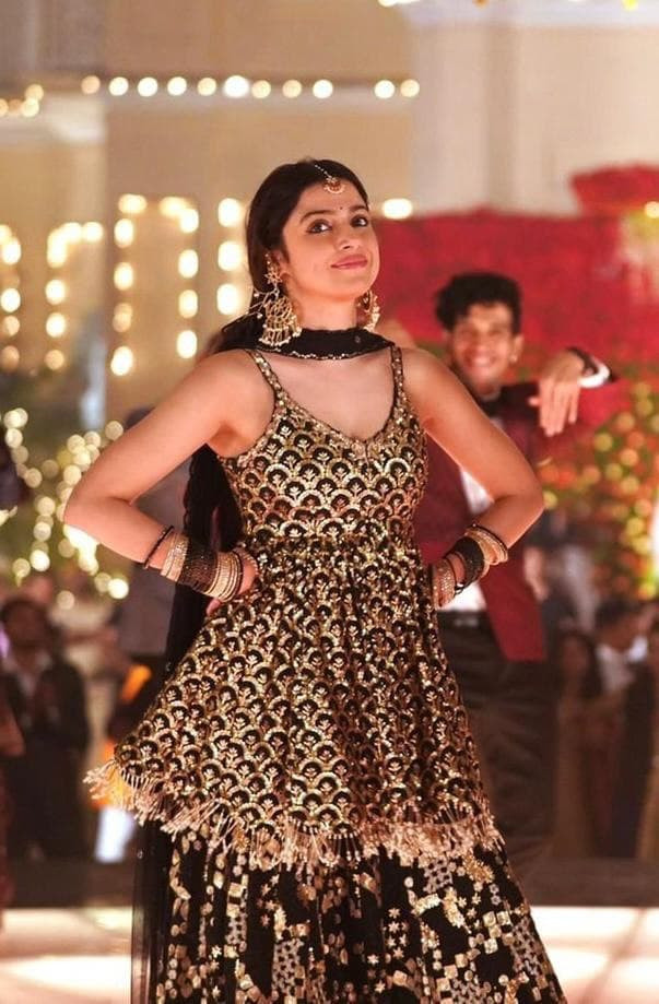 Celebrity Look Attractive Black Sharara 