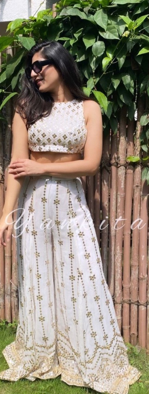 Latest Fashion White Crop Top With 
