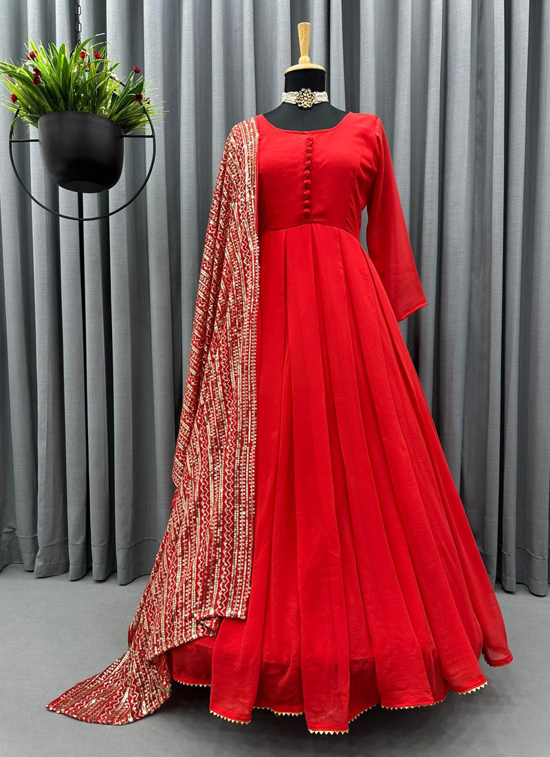 Anarkali with hot sale heavy dupatta